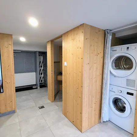 A : Sauna, Terrasse, Proche Et Stations De - Fr-1-589-669 *