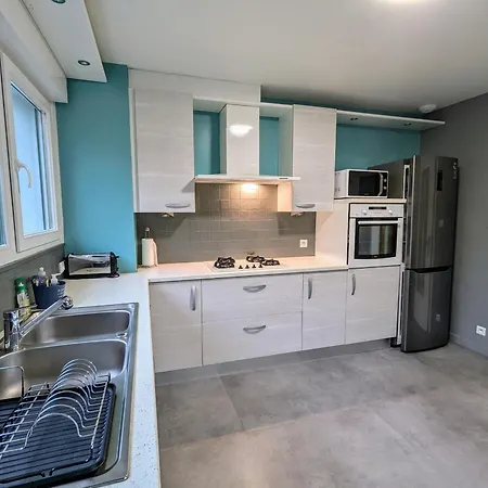 A : Sauna, Terrasse, Proche Et Stations De - Fr-1-589-669 *